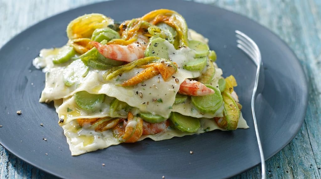 Essenziali dell'Alto Adige - Cantina Terlano 2 lasagnetta alle zucchine loro fiori e gaameberi al basilico