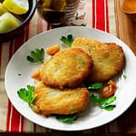 Scaloppine di pollo al vino bianco 3 chicken cutlets in white wine cotolette di pollo al vino bianco