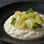 Risotto all’Uva Regina: L'Arte dell'Equilibrio tra Dolce e Salato (e il Vino Perfetto per Esaltarlo) 3 Risotto allUva Regina