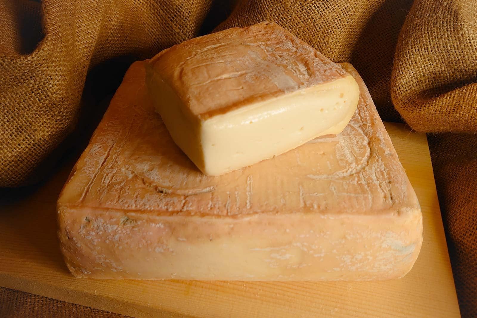 Storia Del Vino 63 taleggio a latte crudo