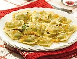 Vino e Ravioli quali sono gli abbinamenti migliori? 2 agnolotti abbinamento con il vino