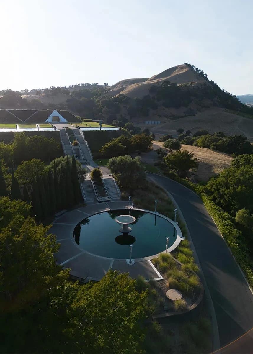 Carneros & Jackson Family Wines: si volta pagina nella viticoltura americana 3 artesa winery landscape napa valley 1