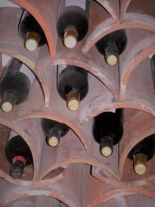 Come posso realizzare una cantina in casa? 1 vino tegole